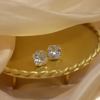 

14k Real Gold Plated Fashion Jewelery Simple Square Crystal Exquisite Stud Earrings for Woman Holiday Party Elegant Earring