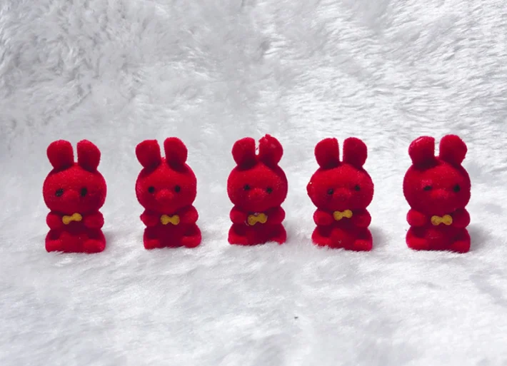 Темно-красный 20pcs/lot Lovely Cute Velvet Pink Bunny Toys Girls Toys Rabbit Birthday Gift Home Decoration Key Chains For Bags - Цвет: Темно-красный