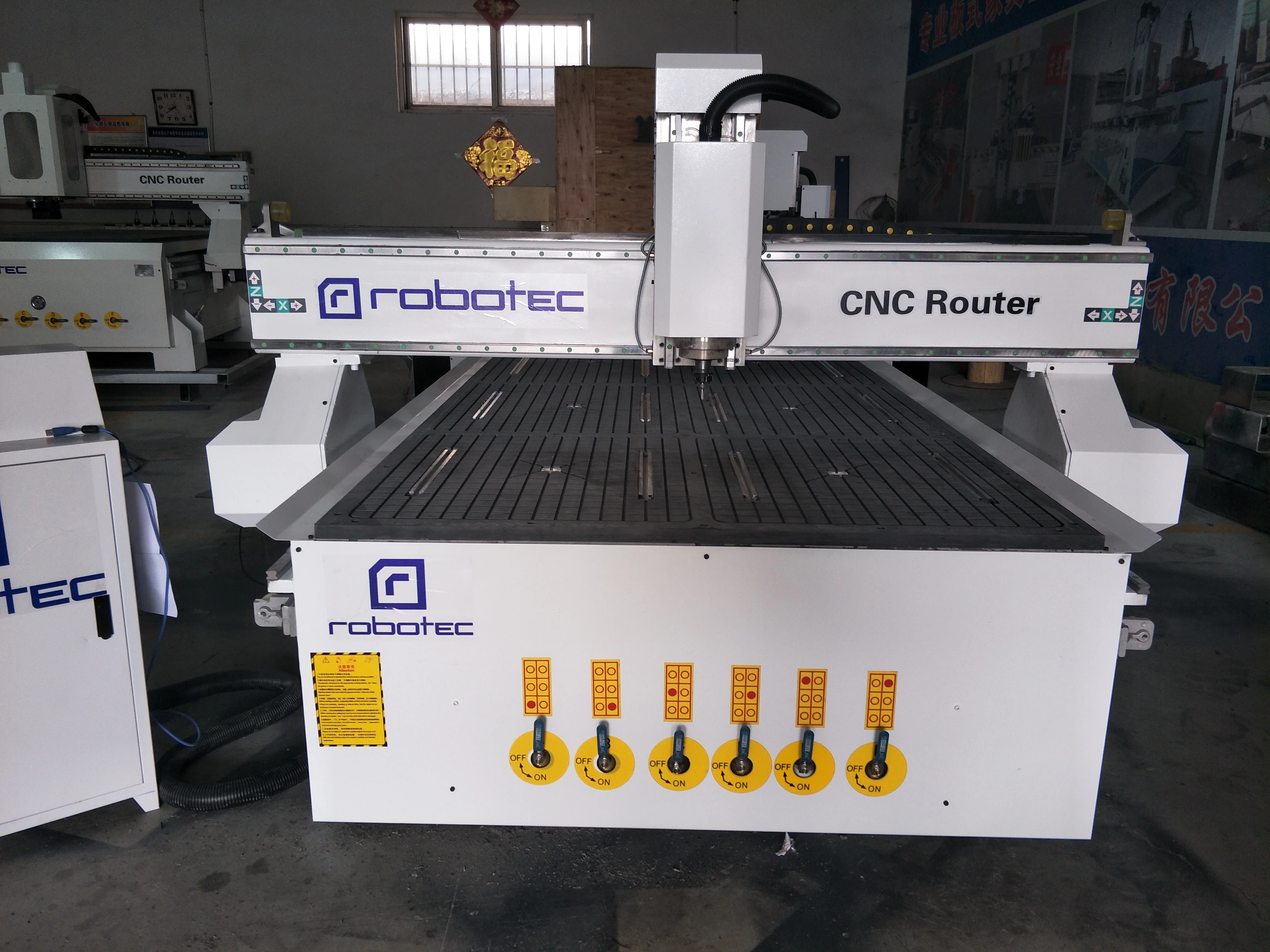 Экономичный 1325 CNC резьба по дереву машина с Mach3/3D ЧПУ маршрутизатор для деревянной
