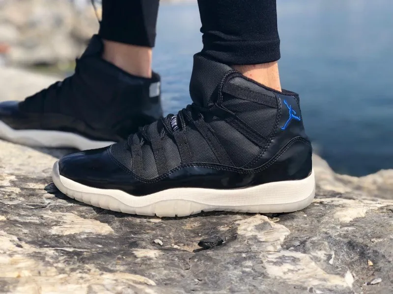 Jordan 11 Ретро-Блэк