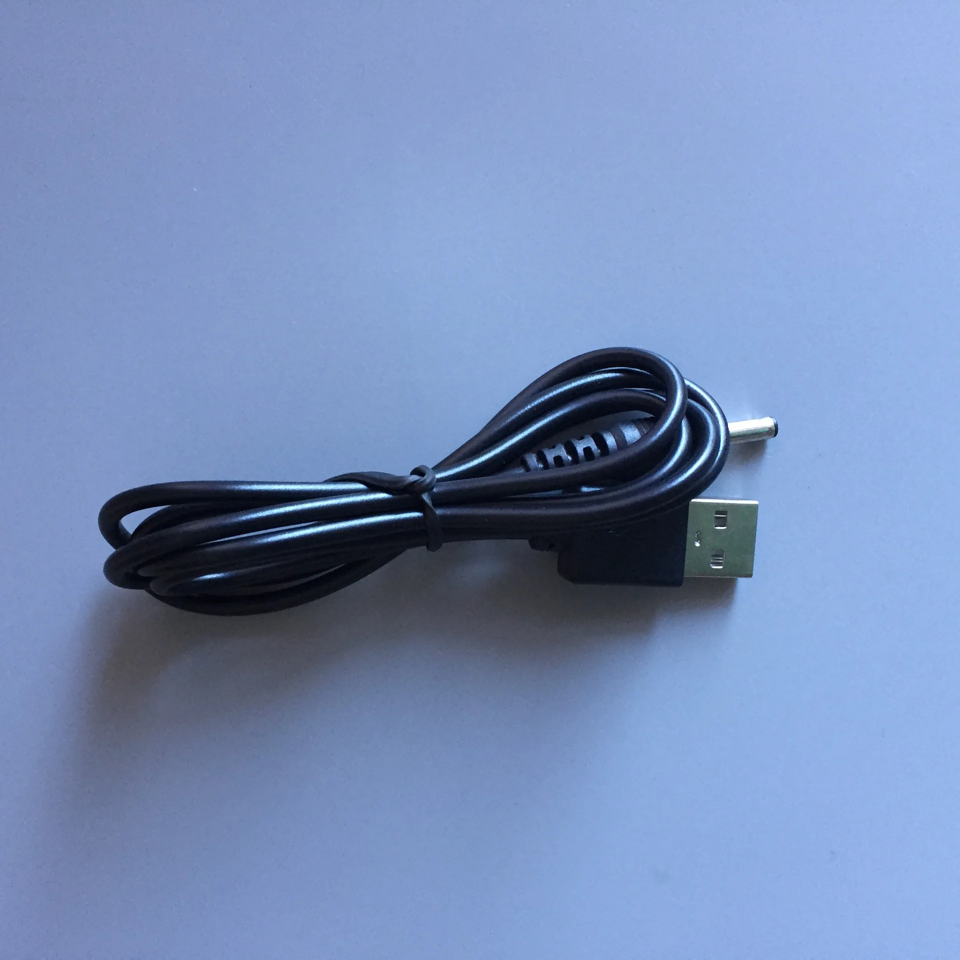 Автомобильный тип модная пепельница USB Батарея двойного назначения без дыма автомобильный Тип пепельница автомобиль моделирование xi yan qi