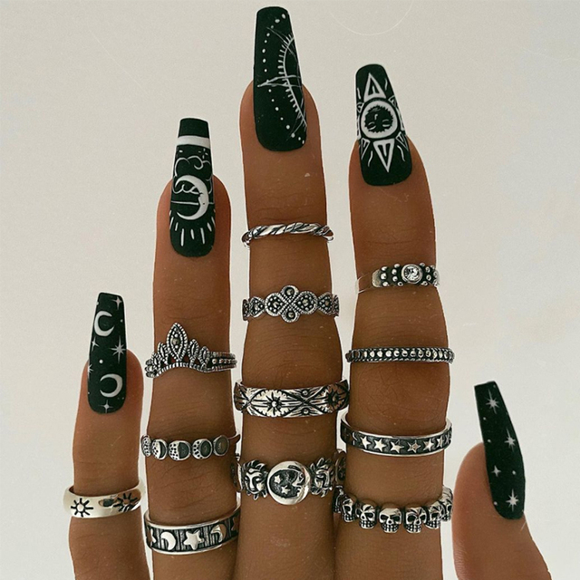 Gothic Heart Ring Set for Women Black Dice Vintage Hip-Hop Silver Plated Retro Rhinestone Charm Butterfly Finger Jewelry