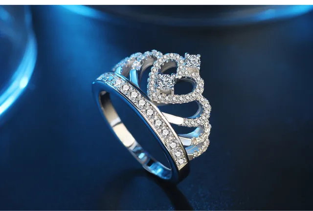 An Engagement Ring for the Dolphin Queen | Takayas Custom Jewelry