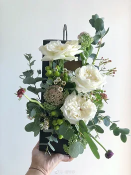 

Creative Lighthouse Gift Box Folding Portable Floral Material Flower Box Paper Basket for Flower Arranging Handmade