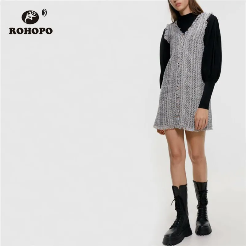 

ROHOPO Wide Straped Tweed Pladid Straight Mini Dress Sleeveless Front & Hem Tassel Chic Preppy Girl Autumn Blend Robe #9681