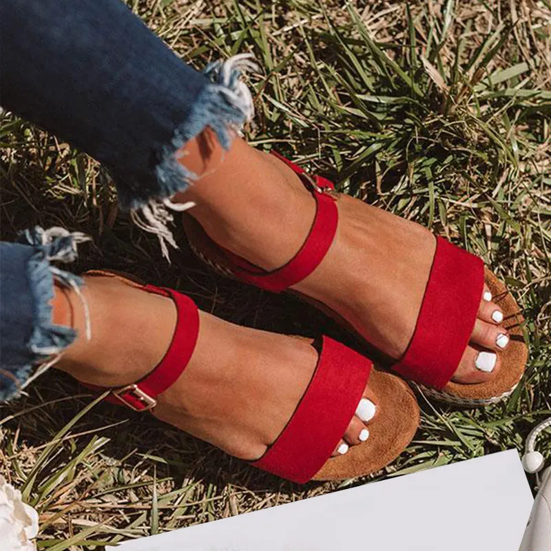 Сандалии женские на платформе босоножки танкетке с пряжкой модная повседневная