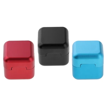 

Portable Pool Cue Chalk Holder / Lightweight Billiard Cue Chalk Hold Case / Snooker Billiard Accessories with Size: 30x30x30mm