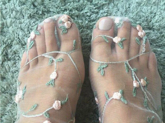 Модные женские милые сетчатые тонкие трикотажные носки по щиколотку с цветочной вышивкой спортивные носки