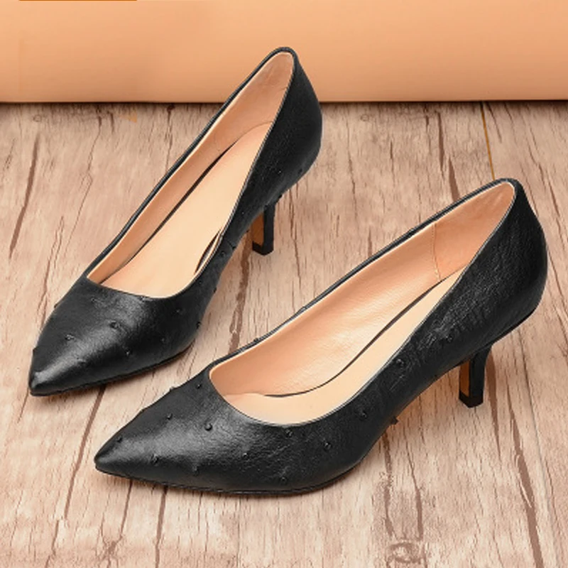 Рисунок 5 - Женские туфли из страусиной кожи