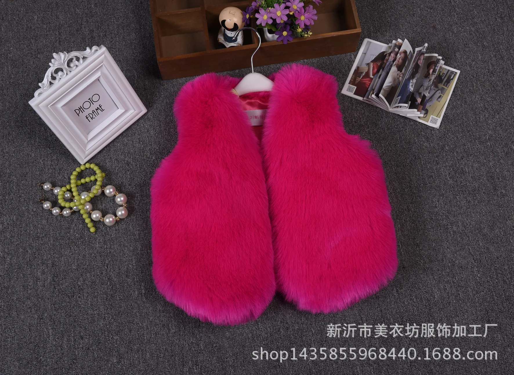 Hot pink Роскошный жилет из искусственного меха для маленьких девочек, детские длинные меховые зимние куртки для девочек, детский модный жилет - Цвет: Hot pink