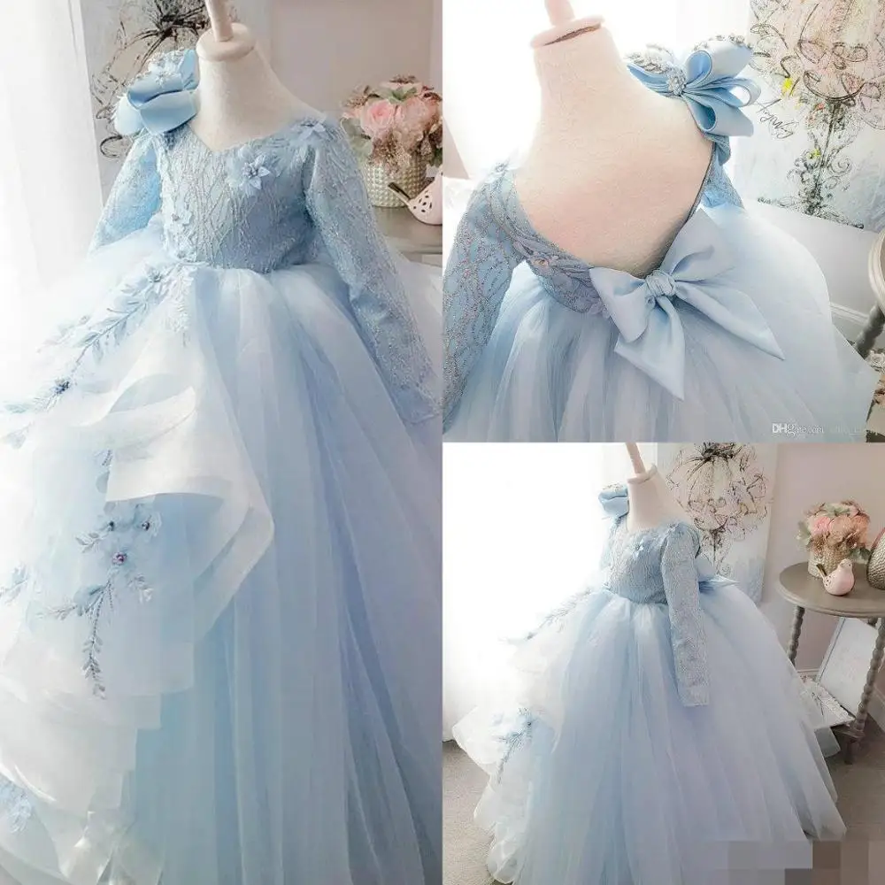 2019 Backless Lace Bloem Meisje Jurken Lange Mouwen Bow Tiers Meisje Trouwjurken Vintage Blue Pageant Jurken 2019 Backless Lace Bloem Meisje Jurken Lange Mouwen Bow Tiers Meisje Trouwjurken Vintage Blue Pageant Jurken