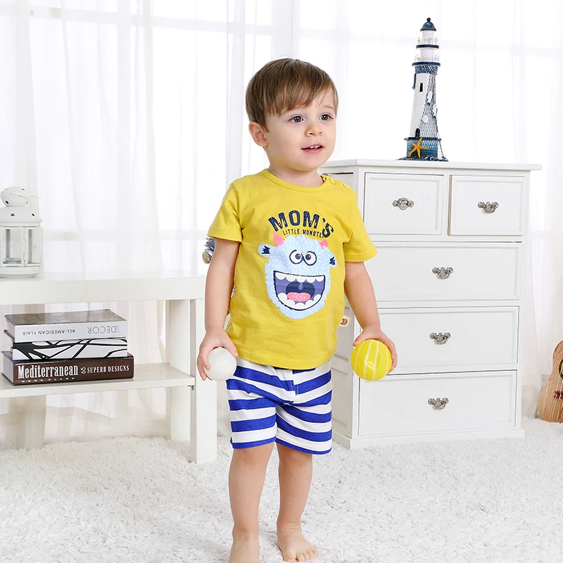 Летние костюмы для маленьких мальчиков; одежда для детей; повседневные топы с короткими рукавами и принтом в полоску для маленьких мальчиков; футболка и шорты; одежда для малышей
