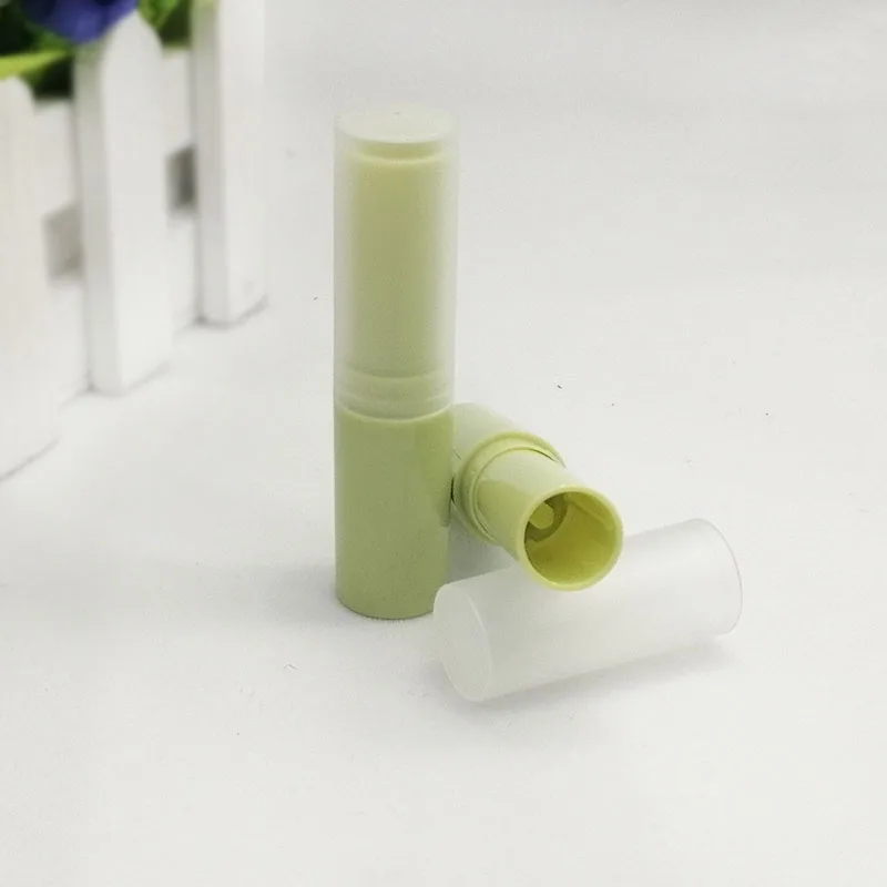 50pcs plastic lip balm tube Slender cylindrical Lipstick tube rotating Directly filled with frosted lid White yellow red pink - Цвет: Зеленый