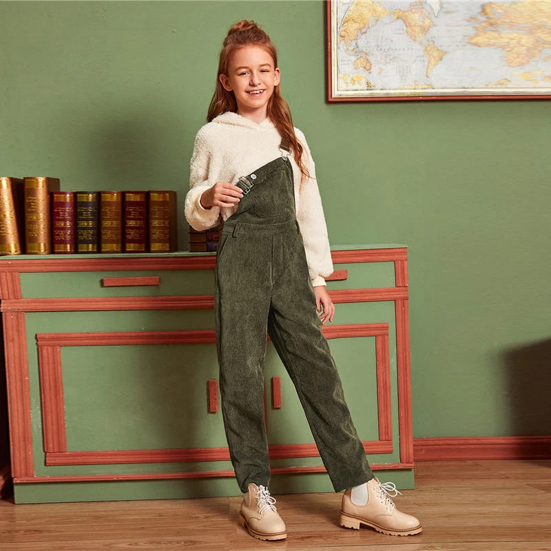 SHEIN/Детский комбинезон в армейском стиле зеленого цвета с карманами спереди; консервативный комбинезон для детей; коллекция года; Зимние Повседневные вельветовые комбинезоны без рукавов с прямыми штанинами