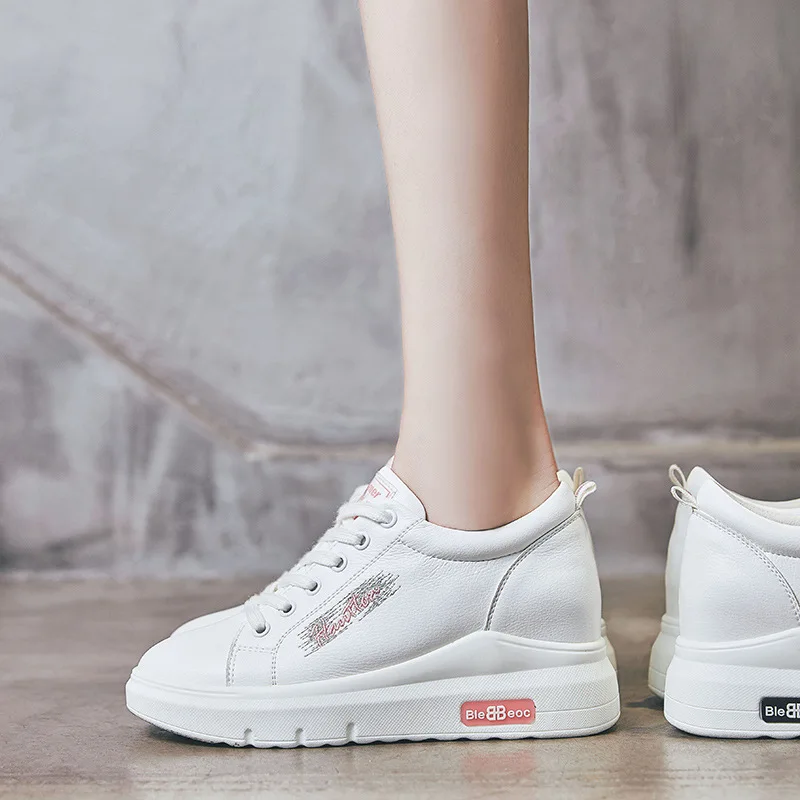 

Babak Uncle Elevator Slanted Heel Genuine Leather White Shoes Women's 2019 Autumn Versatile Thick Bottomed Travel Casual Shoes