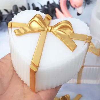 

2Pcs Gift Boxes Silicone Molds with Ribbons Jewerly Boxes Molds Heart Oval Shape Silicone Resin Molds Art Crafts Tools