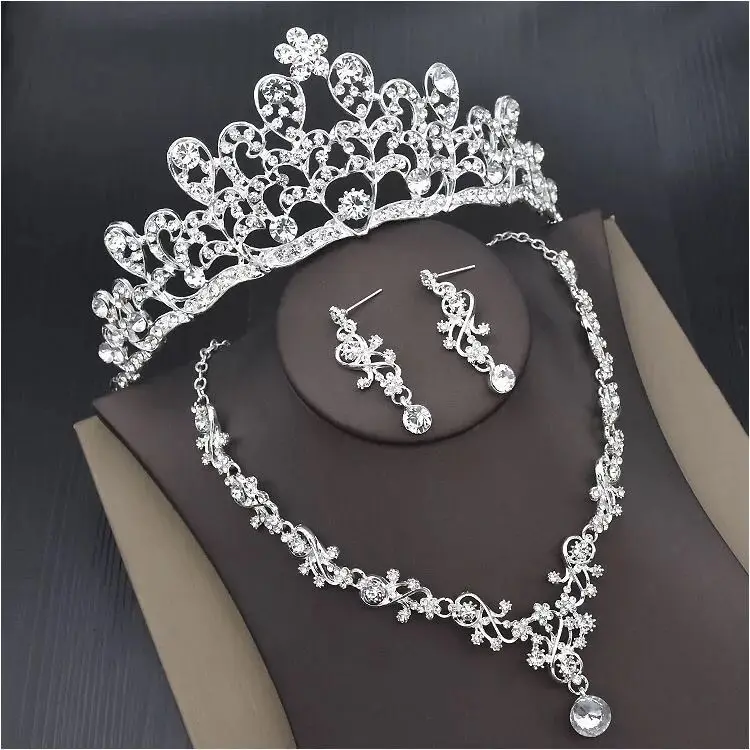 

2018 New Style Bride Necklace Crown Three-piece Set-Style Simple Necklace Wedding Accessories Headdress Earrings Set