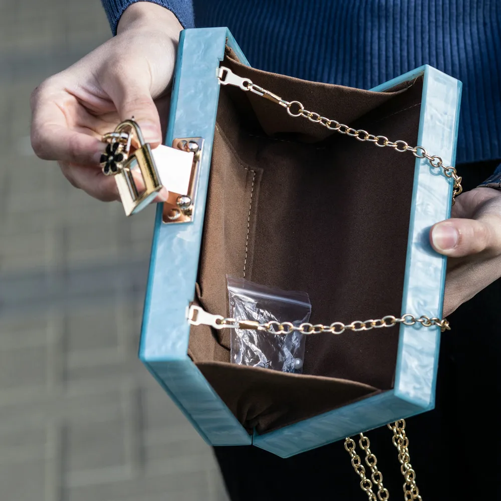 Женский клатч Boutique De FGG черный акриловый бокс вечерние сумочки с цветами и