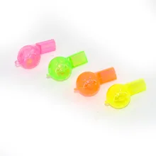 Студенческие свистки, детские пластиковые свистки, цветные свистки для выживания на открытом воздухе, свистки для рефери, футбольные, школьные, боковые подвесные доски, игрушки