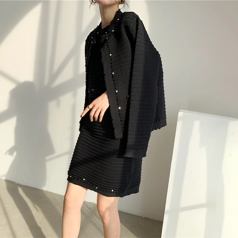 TWOTWINSTYLE лоскутное жемчужное женское комплект из двух предметов кардиган с длинными рукавами и круглым вырезом без рукавов платья женские осенние модные новые