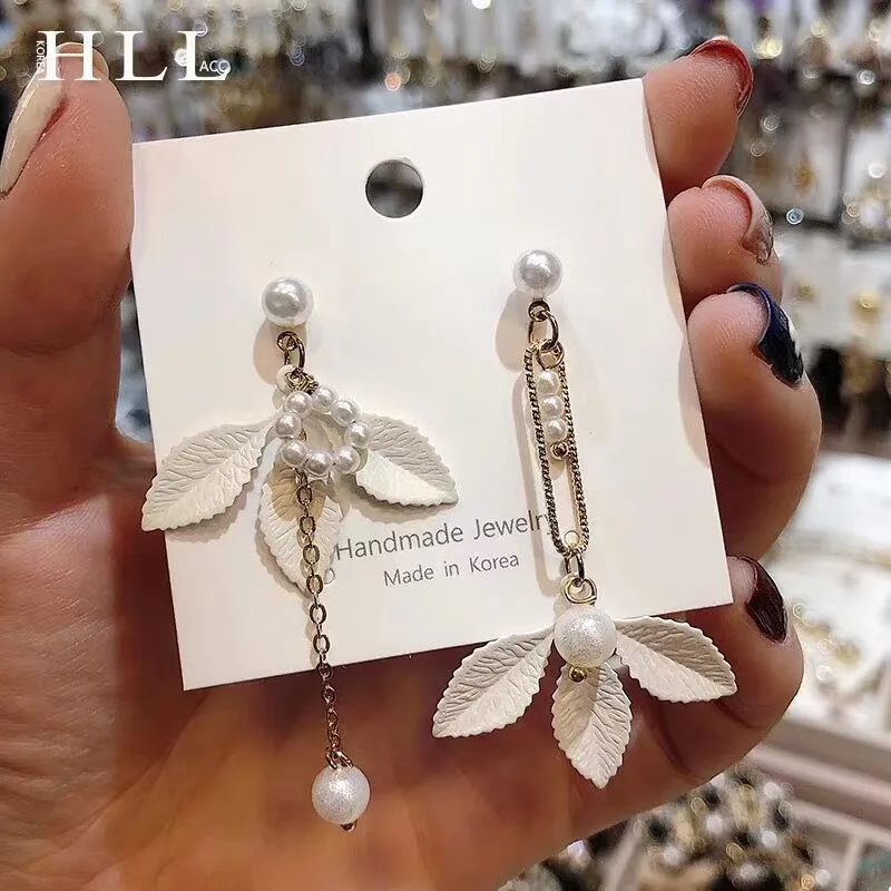 

2019 New Arrival Metal Trendy Women Dangle Earrings Korean Leaf Pearl Earrings Fresh Holiday Style Fashion Female Jewelry