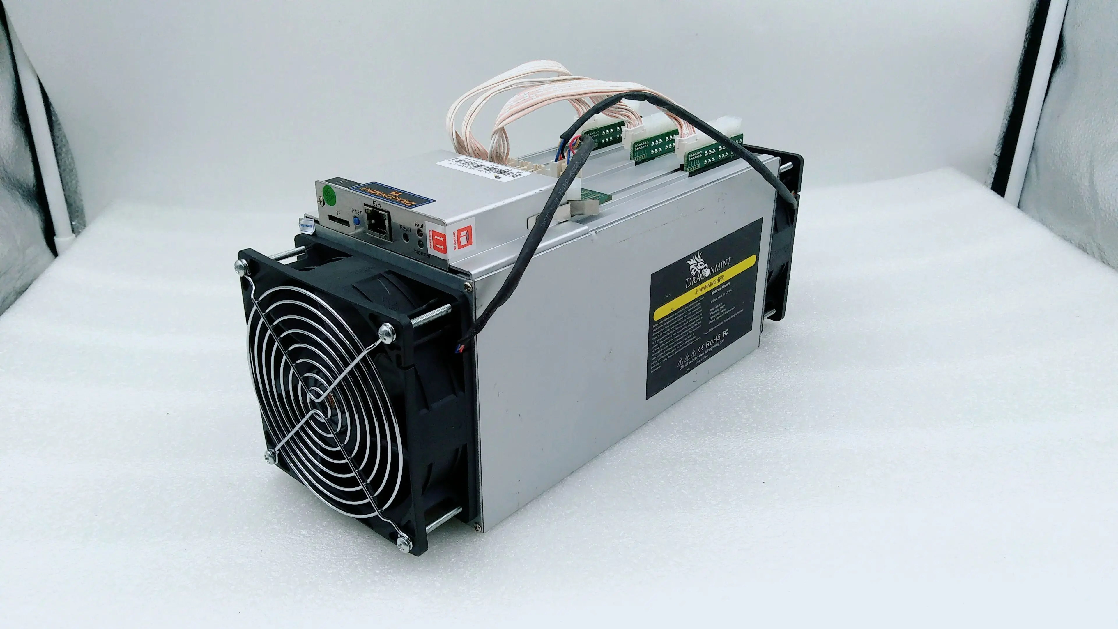 Б/у Innosilicon Dragonmint T1 15TH/s SHA256 Asic BTC BCH Miner с БП лучше чем Antminer S9 T9+ S11 S15 Whatsminer M3