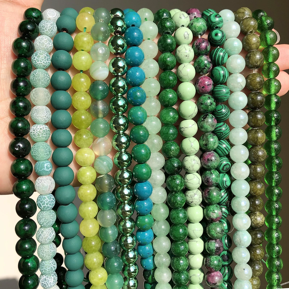 Naturstein Perlen Grün Jade Smaragde Peridot Türkisen Verkrustete Runde Lose Perlen Charms für Schmuck Machen DIY Weihnachten Armband