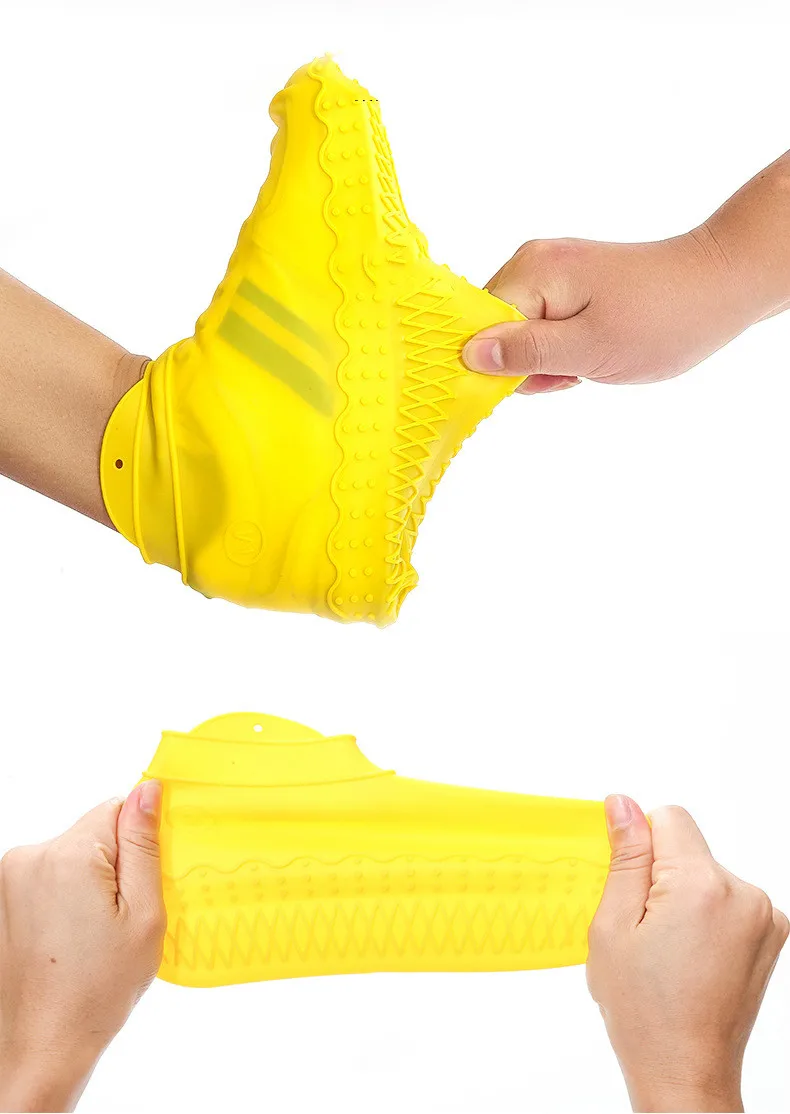 New silicone waterproof shoes cover on a rainy day outdoor travel slip wear-resistant shoe covers essential pocket artifact