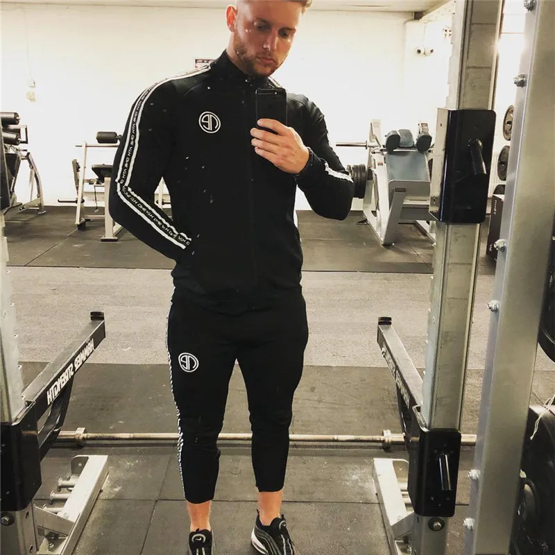 9691856947_1923915808