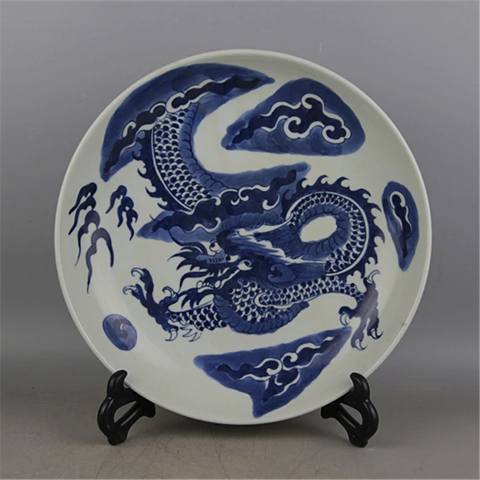 

Фарфоровая тарелка ручной работы с узором в виде синего и белого дракона династии цианлонг