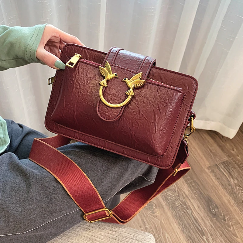 

New Winter Models Women Shoulder Bags Fashion Multi-layer Zipper Woman Bag Soft Leather Wide Shoulder Strap Design Crossbody Bag