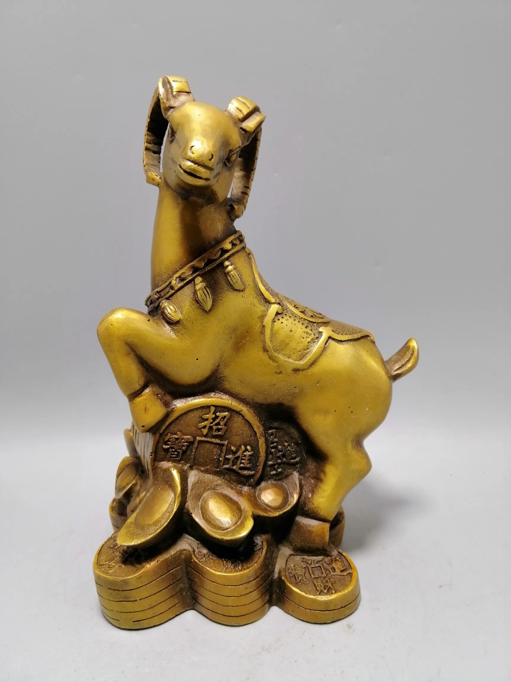 

China Fine Workmanship Brass Sculpture Good Luck Wealth “Sheep ” Metal Crafts Home Decoration