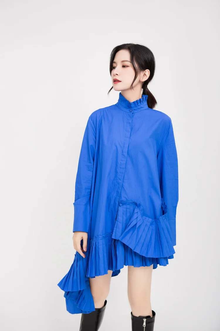 [EAM] женское синее Плиссированное асимметричное платье-рубашка, новинка, воротник-стойка, длинный рукав, свободный крой, модная одежда, весна-осень, 1D701