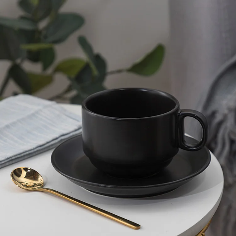 Нордический роскошный набор керамики для кофе и блюдца, минималистичный домашний чайный набор для послеобеденного чая, высококачественный костюм, подарок, аксессуары для домашнего декора