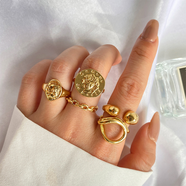 Gold Wide Chain Finger Ring Set Women's Vintage Hollow Irregular Big Love Heart Snake Knuckle Ring Bohemian Jewelry Gift