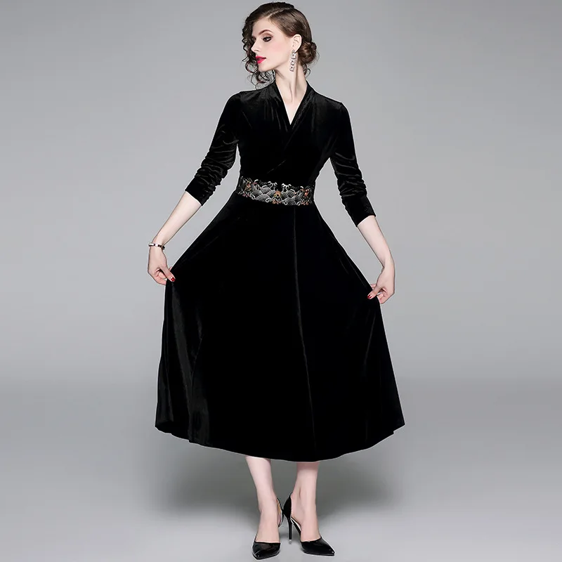 

Photo Shoot 2019 Autumn And Winter New Style V-neck Slim Fit Velvet Dress Embroidered Joint Dress