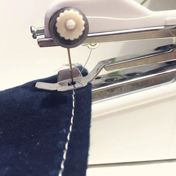 Мини портативный умный электрический портной стежок ручной швейная машина Домашний набор стежков Бытовая ткань ручной швейный инструмент