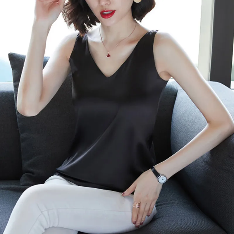 Korean Silk Women Camis Woman Satin Silk Tank Tops Women Elastic Strap Halter Top Woman Sleeveless V Neck Camis Top Plus Size