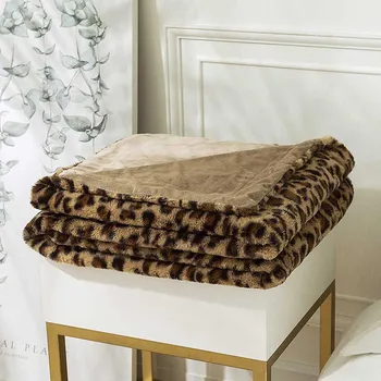 

Leopard Flannel Warm Blanket Thickened Winter Couch Armchair Quilt Outdoor Trip Cobertor Home Bedding Sheet