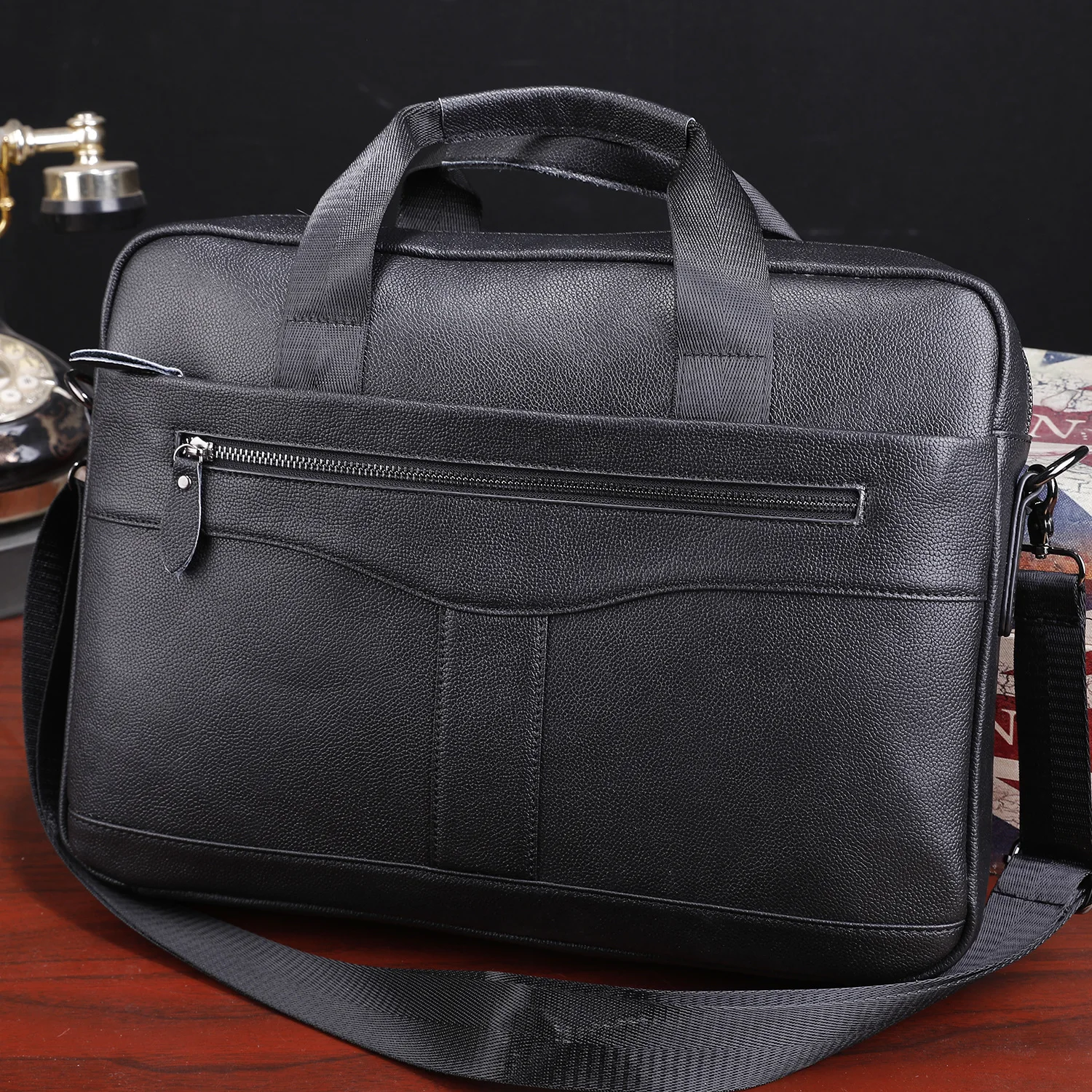 

Men's Genuine Leather Business Computer Bag Fashion Simple Cow Leather Shoulder Crossbody Bag 14 Inch Large Capacity Briefcase