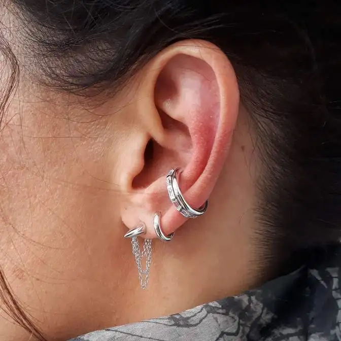 ear-cuff-sparkling-baguette-ear-cuff-single-ear-cuff-4_672x672