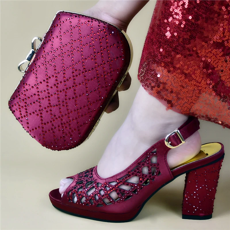 Новейшая Итальянская обувь с С сумочкой в одинаковом стиле в комплекте декорированные Стразы итальянские туфли той же расцветки; вечерний комплект из туфель и сумочки в нигерийском стиле Для женщин женские туфли-лодочки - Цвет: Wine