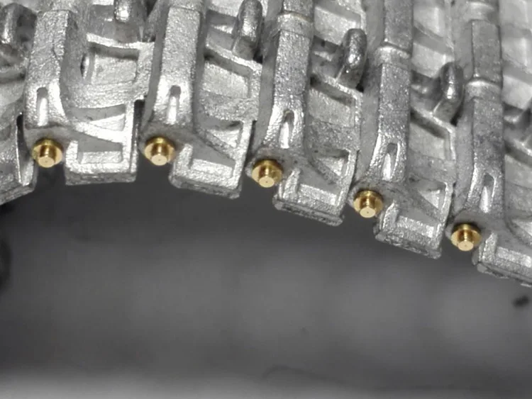 

R Model #3500A 1/35 Metal Track Pin For WWII German Tiger Tank( This is the pin）