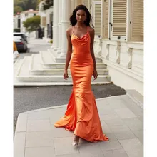 Robe de soirée de forme sirène en Satin, tenue de bal longue, Orange, bretelles Spaghetti élastiques, froncée, col rond, balayage du Train, 2021 