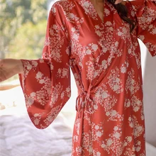 Японский стиль для женщин цветок фантазия свободные сексуальные элегантные кимоно атласное шелковое кимоно-юката пижамы халат пижамы