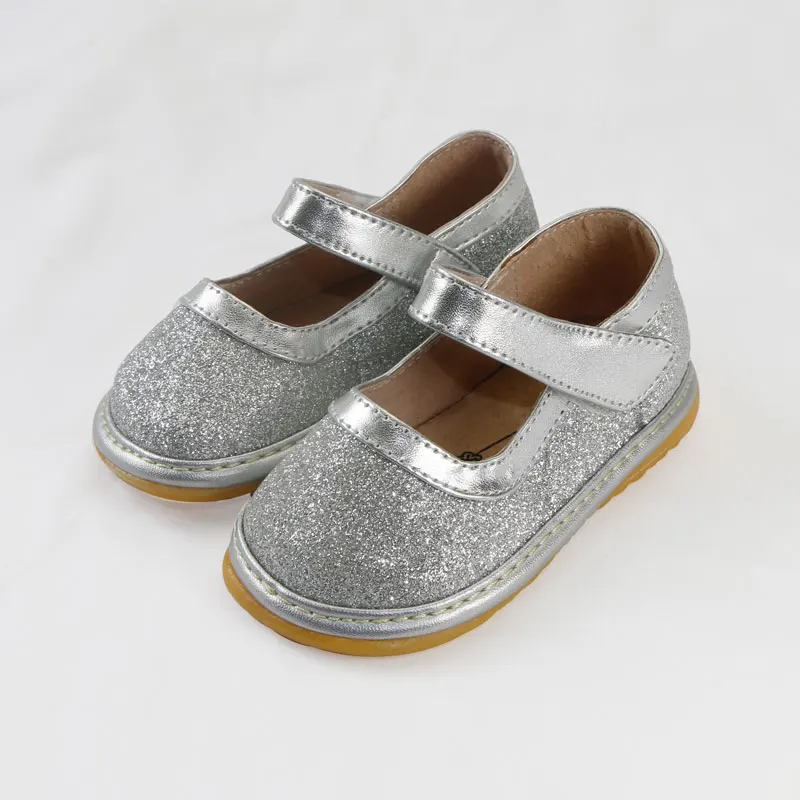 Скрипучие ходунки обувь для маленьких девочек дети серебро с металлическими блестками Мэри Джейн Принцесса Свадебное праздничное платье детские сандалии со звуком