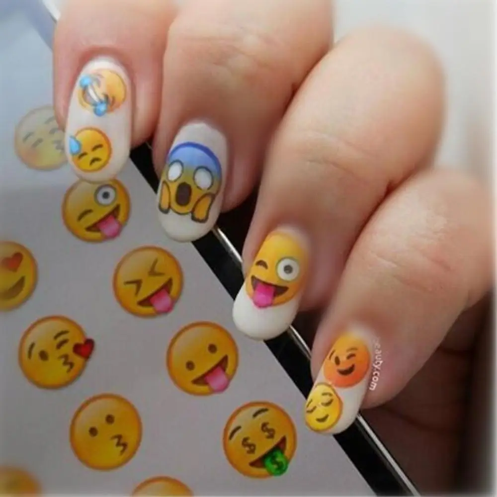 

BearPaw 2pcs Nail Art Water Decals Funny Expression Patterns Stickers Nail Stickers Phone Chat Emotion Love Heart Nail Decals