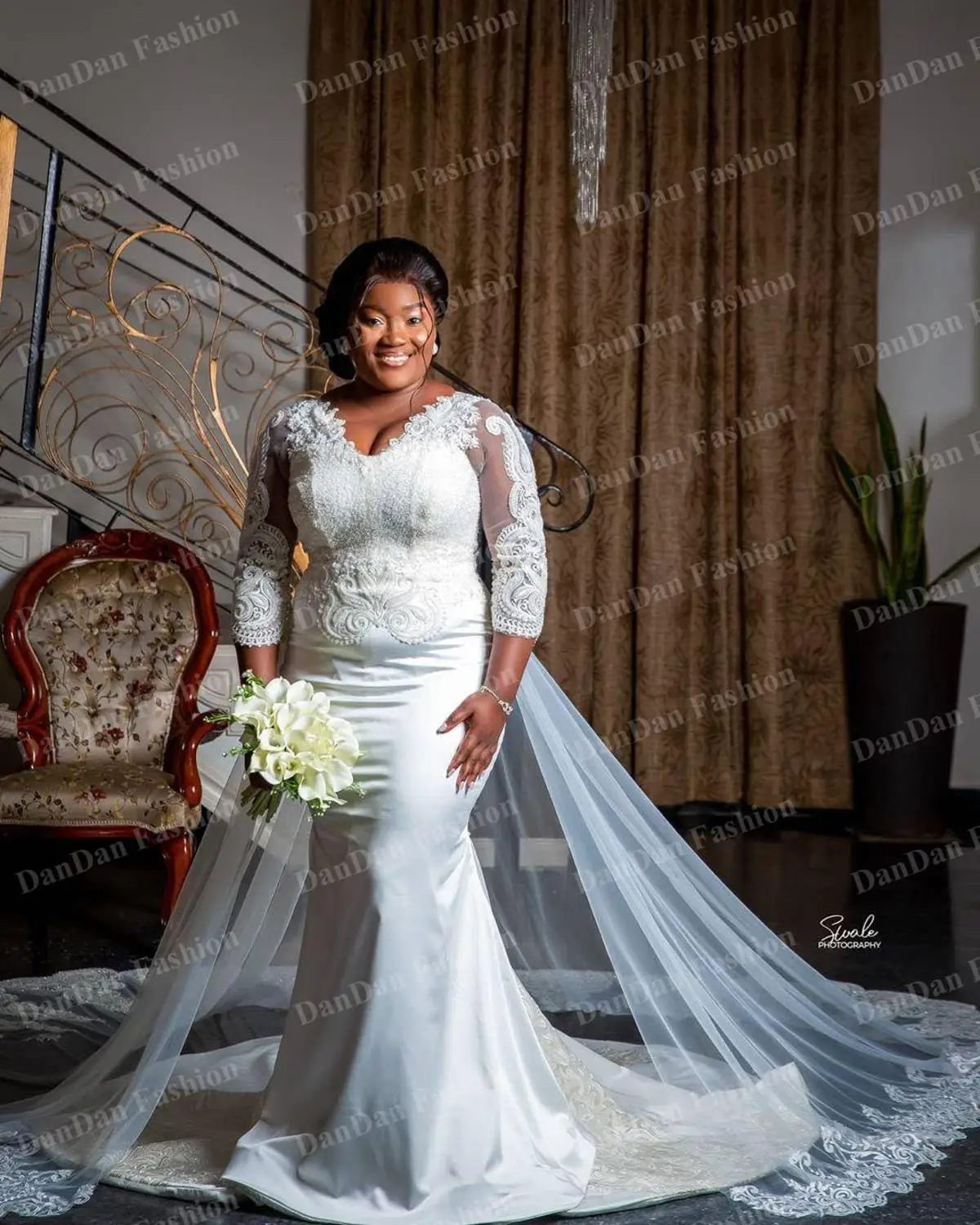 

2021 Plus Size Arabic Beaded Lace Mermaid Wedding Dresses Deep V-neck Bridal Dresses Vintage Sexy Bridal Custom Wedding Gowns