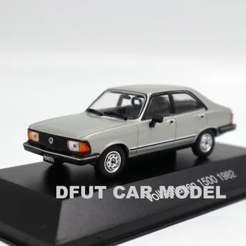 

diecast 1:43 Alloy Pull Back Toy VW 1500 1982 Car Model Of Children's Toy Car Original Authorized Authentic Kids Toys