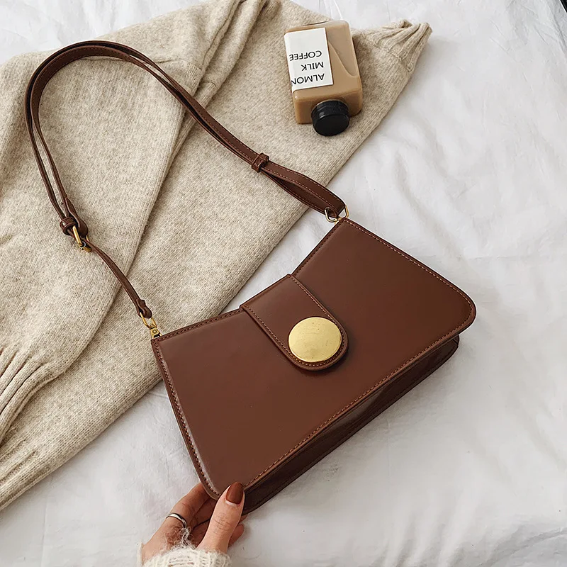 

Female bag retro small square bag new 2019 autumn and winter fashion one shoulder personality Messenger bag trend
